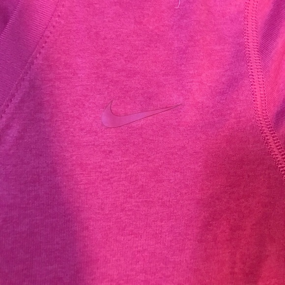Nike tee - Picture 2 of 2